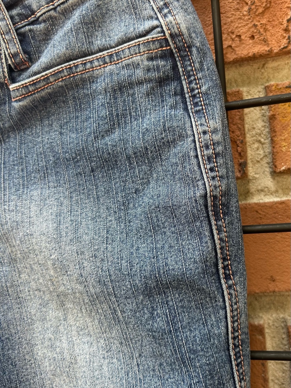 Women’s Blue Denim Ankle Crop Capris - Picture 2 of 3